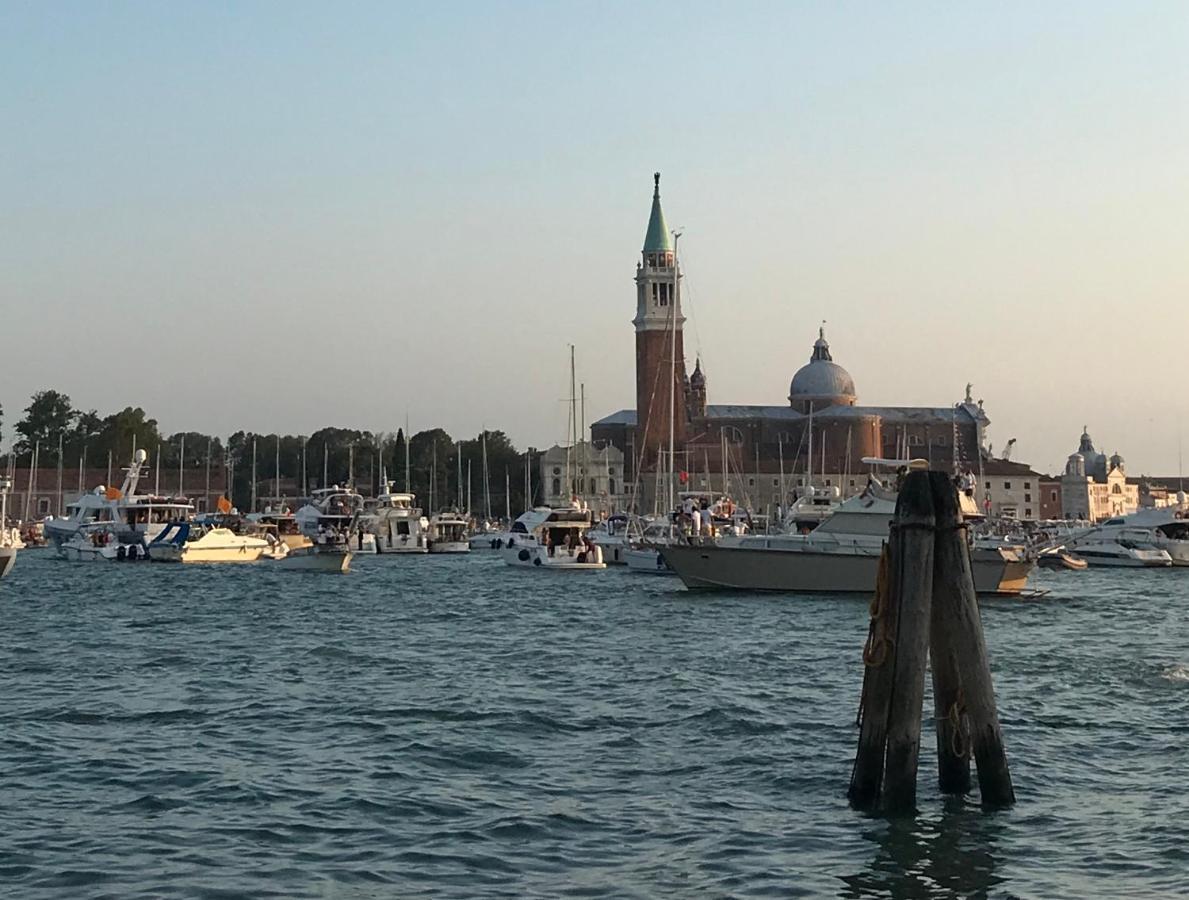 Privacy In Venice - Your Apartment To Be Let Alone Luaran gambar